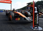 爱游戏tv-阿斯顿马丁横扫迈凯伦，皮亚斯特里高光表现