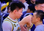 爱游戏在线-鹈鹕完胜上海队，张镇麟带队取胜