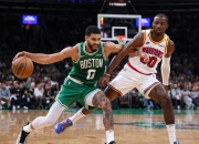 AYX体育赛事-江苏队力克勇士，塔图姆高光表现