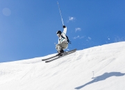 爱游戏体育官网-南半球奇迹之夜，当新西兰全黑遭遇巴萨红蓝，格列兹曼数据核爆颠覆足球认知