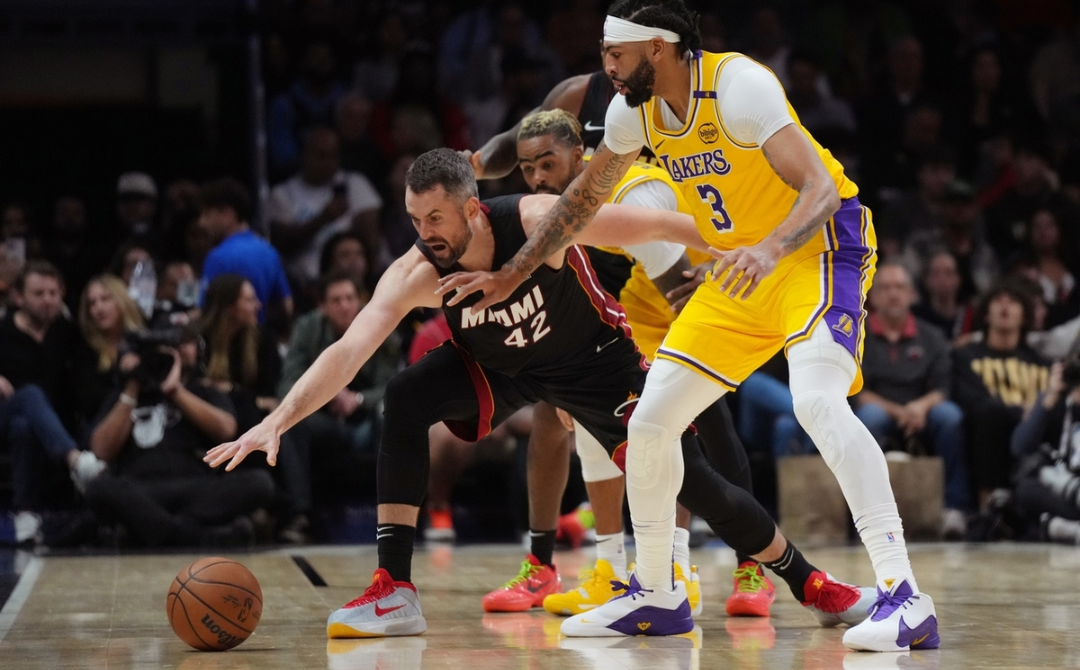 76人逆转广州队，詹姆斯状态火热