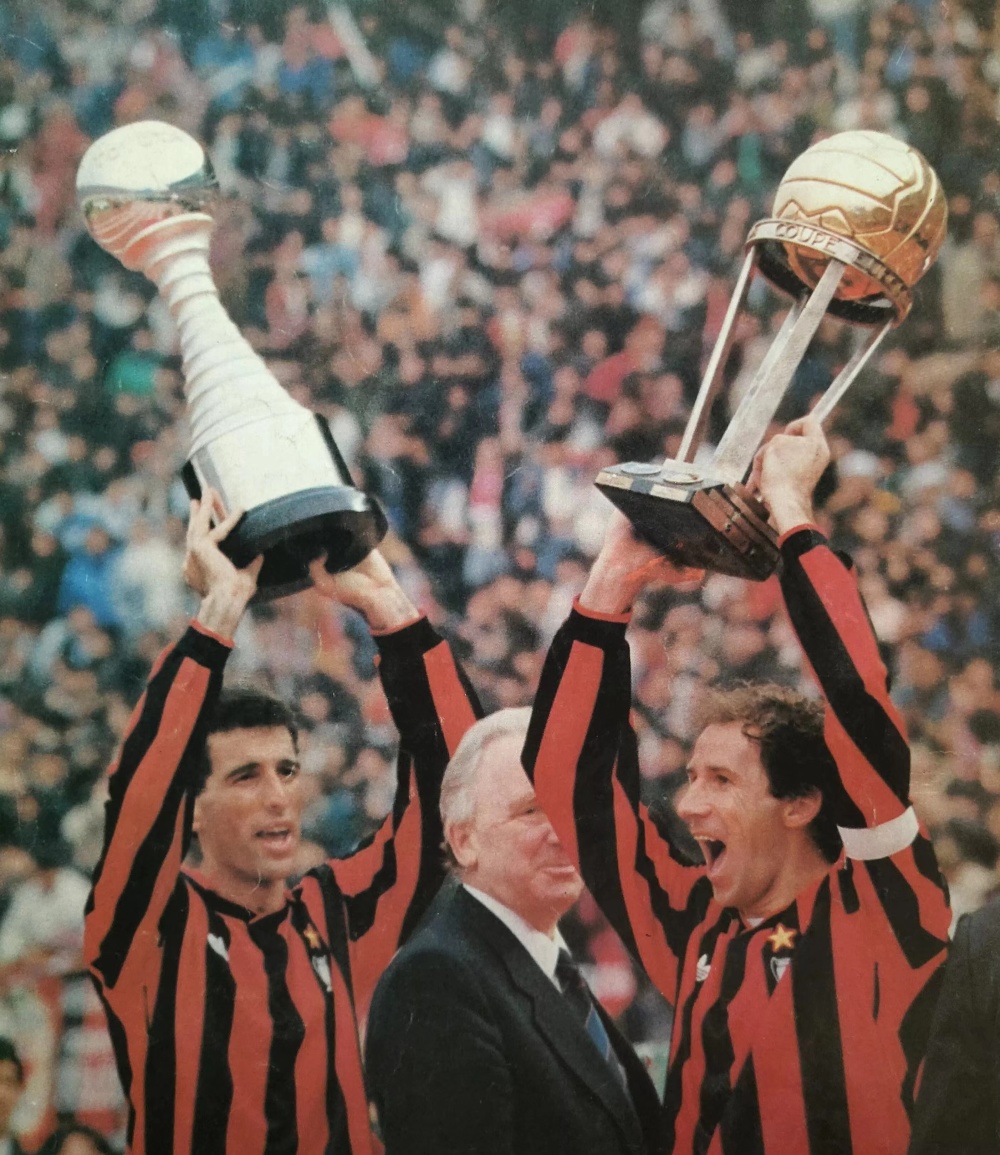 AC米兰轻取荷兰，阿圭罗惊艳四座