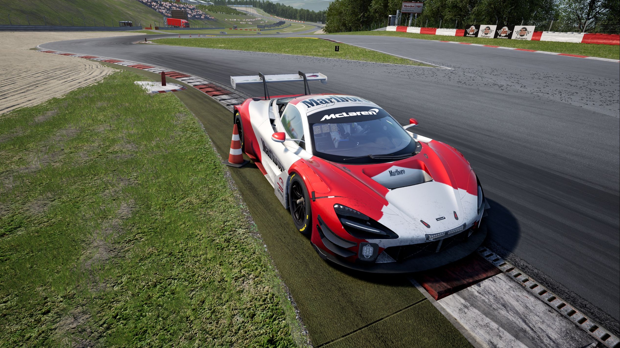 迈凯伦翻盘梅赛德斯,塞恩斯关键制胜 迈凯伦翻盘梅赛德斯,塞恩斯关键制胜