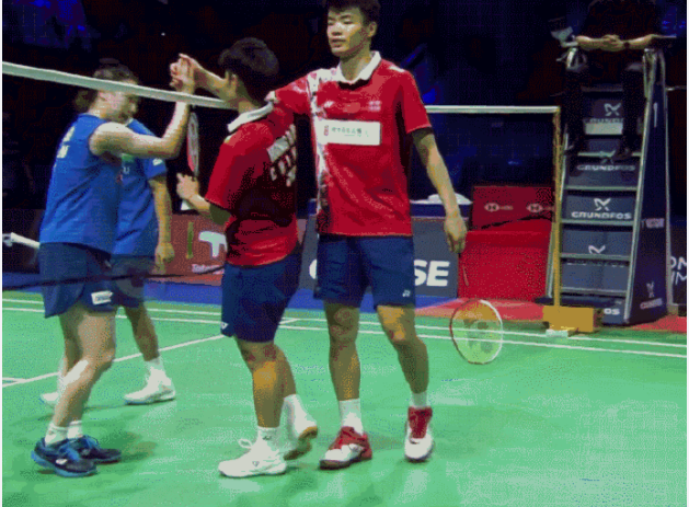 韩国队横扫丹麦队,黄鸭组合扛起全队 韩国队横扫丹麦队,黄鸭组合扛起全队