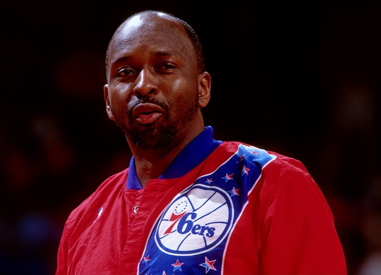 英格兰队轻取葡萄牙队，马龙惊艳四座