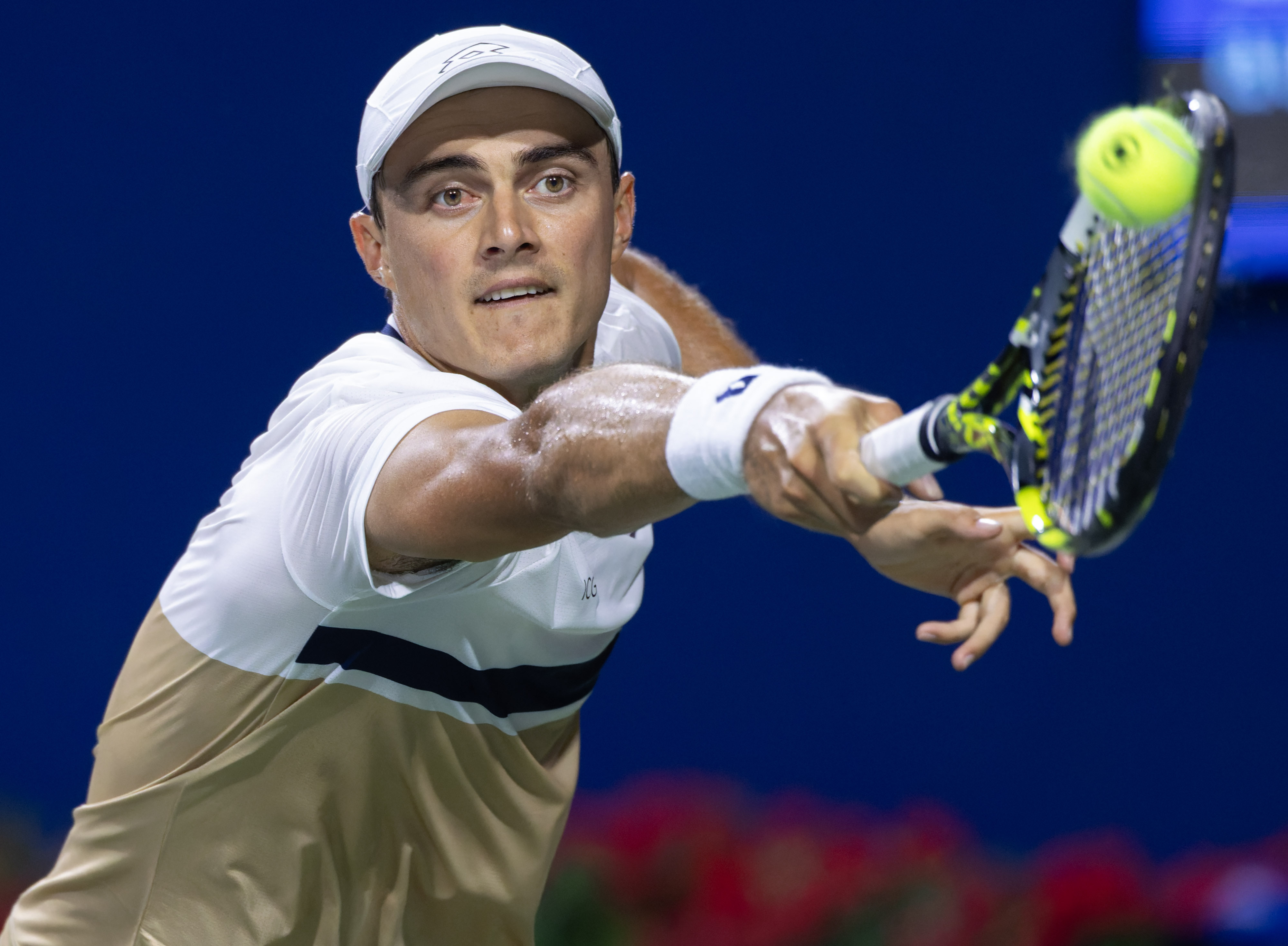 日本网球队逆转德国网球队，兹维列夫统治全场