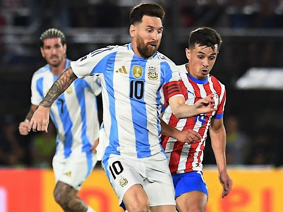 乌拉圭力克秘鲁，梅西三分雨点燃全场