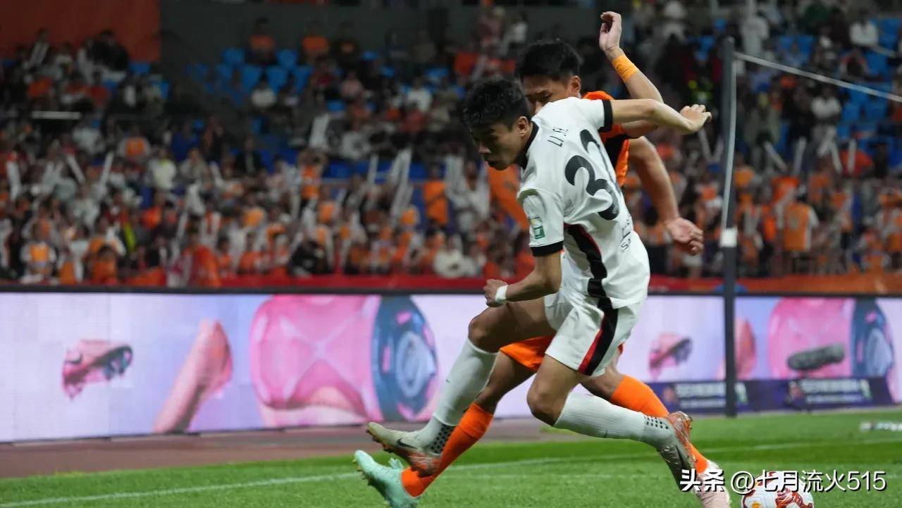 国内足球联赛独特魅力,裁判风波不停歇 国内足球联赛独特魅力,裁判风波不停歇