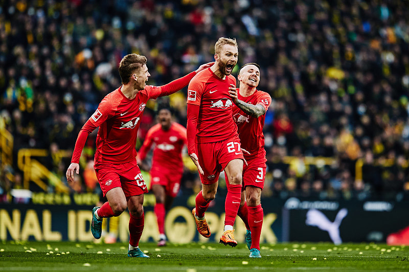 莱比锡红牛新赛季表现出色，力压对手晋级前四