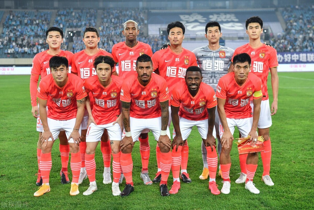 恒大队员发挥出色，帮助球队晋级下一轮