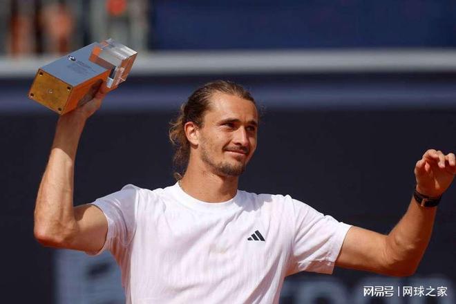 世界网球队横扫英国网球队，兹维列夫爆发神勇