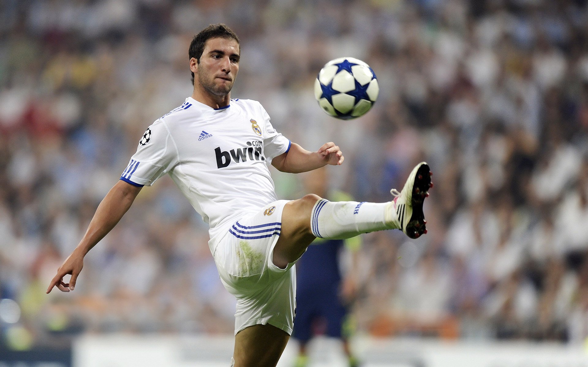 蔚蓝海岸的棋局，伊萨克关键回合不手软，摩纳哥险胜安哥拉背后的唯一性博弈