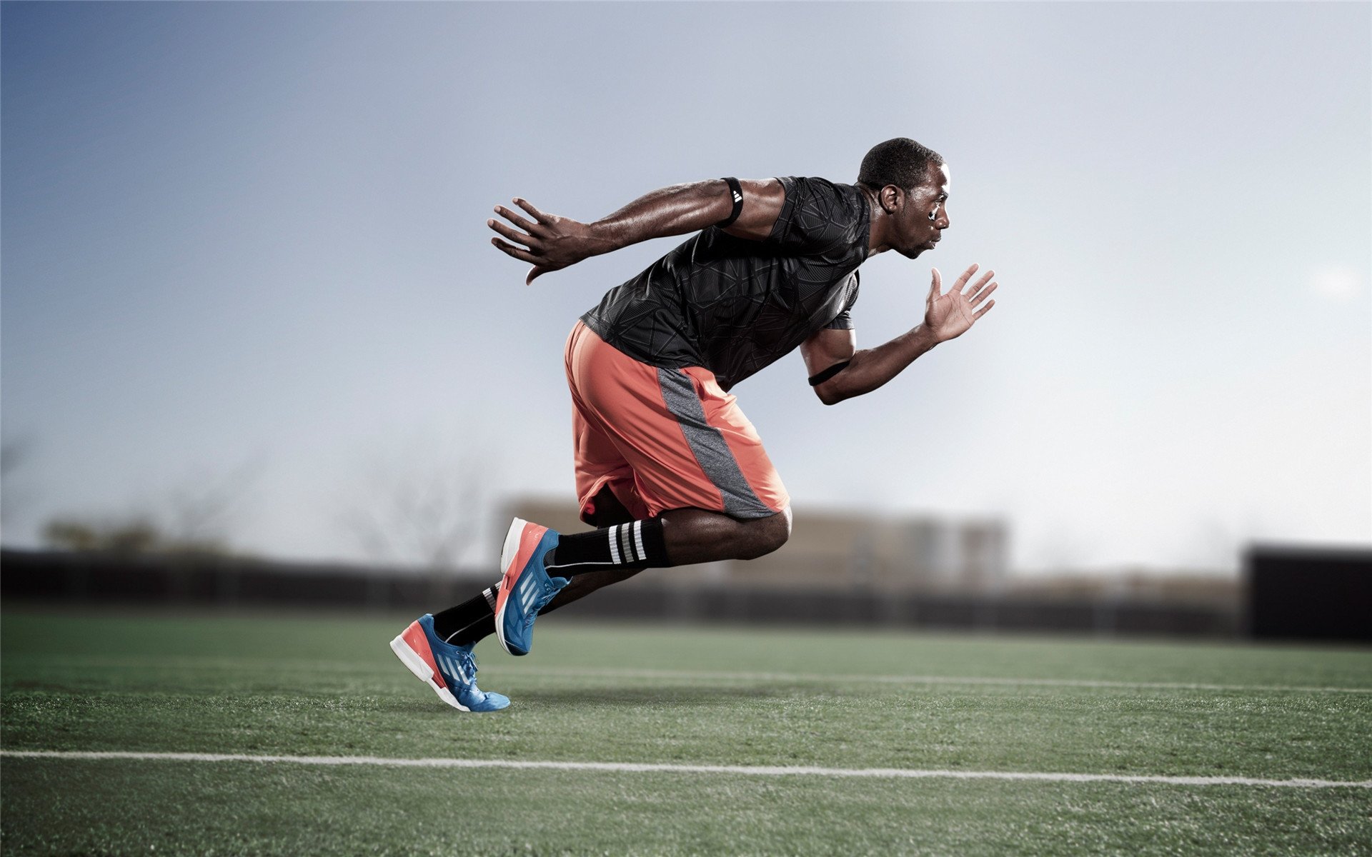 舞台越大越强！霍勒迪关键爆发，快船强行终结黄蜂连胜势头