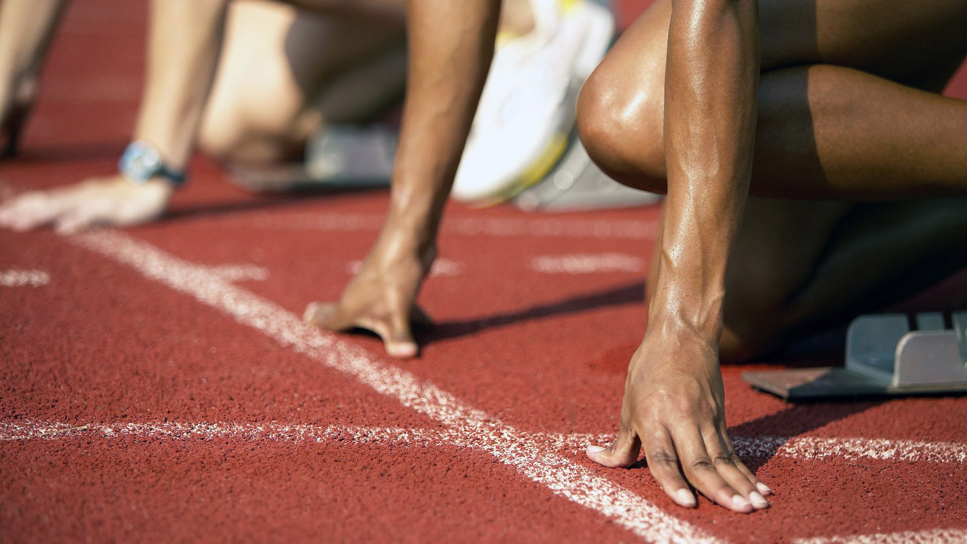 黄鸭组合点燃赛场，印度队险胜丹麦队背后的羽球新格局